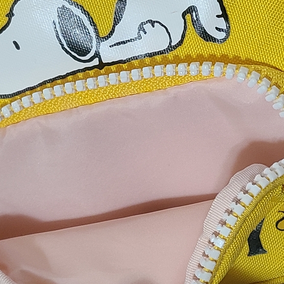Snoopy H&M Mini Bag Yellow Perfect For You Or The Kiddos - Picture 5 of 5